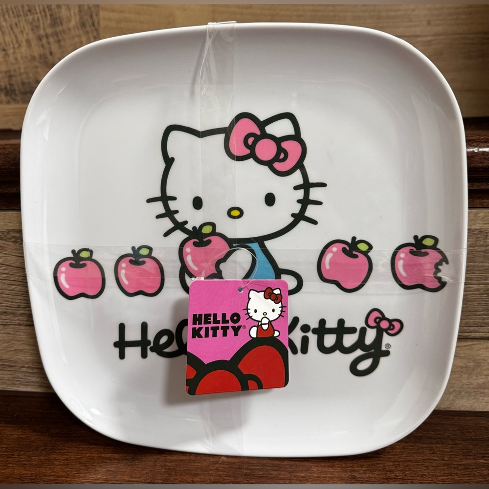Cute 🥰 2024 Collection Hello Kitty & Apples 🍎 🎀 Set of 4 Melamine Plates -  NEW